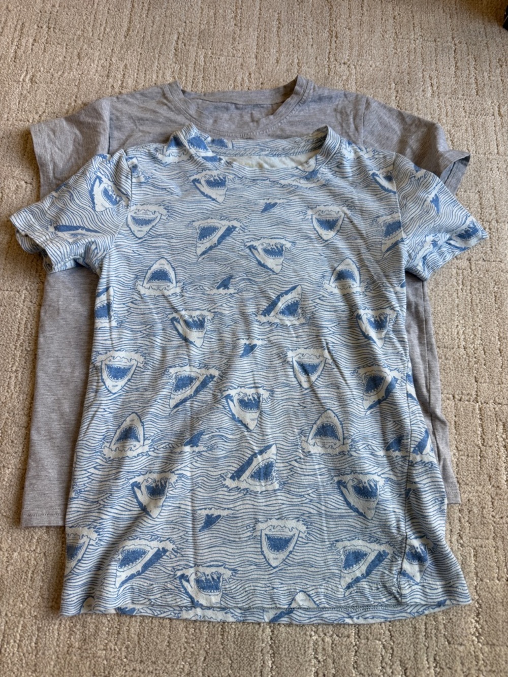 Kids Hurley Blue Shark Print T-Shirt - Casual Short Sleeve Top plus Plain Gray T